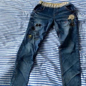 Snoopy jeans (stretchy)